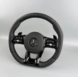 Mercedes AMG Performance Lenkrad – perforiertes Leder & Klavierlackoptik
