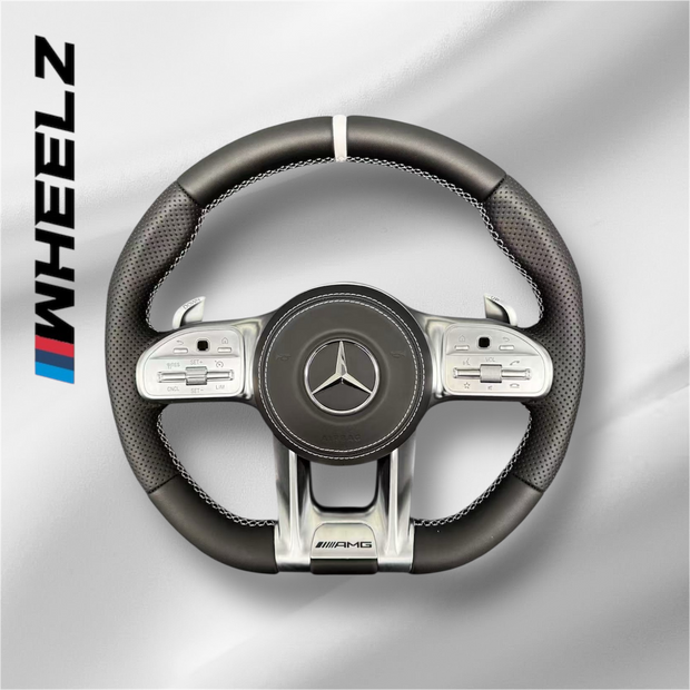 Volant Mercedes-Benz AMG – Cuir Perforé avec Surpiqûres et Repère Blancs