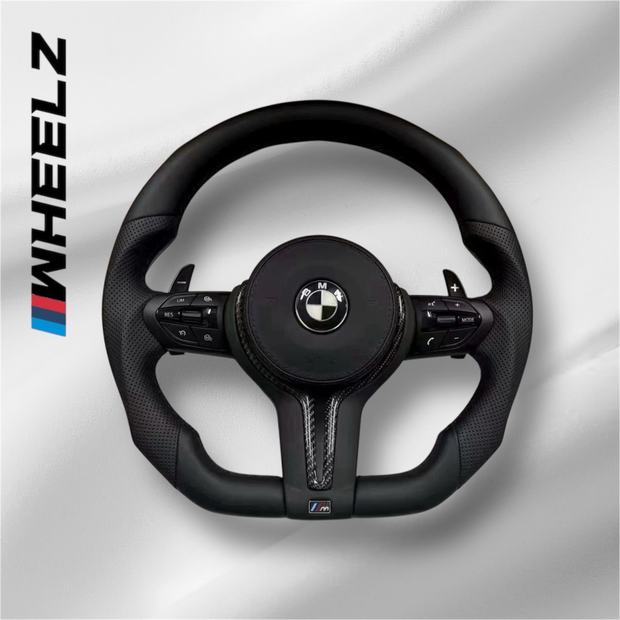 Volant BMW Sport M Performance en Cuir Perforé et Carbone – Design Méplat